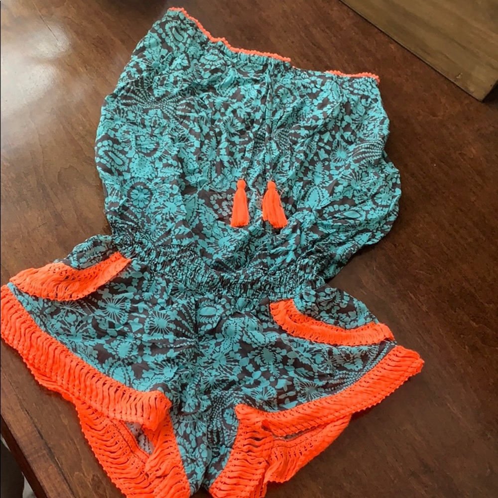 Adorable strapless romper 10/12